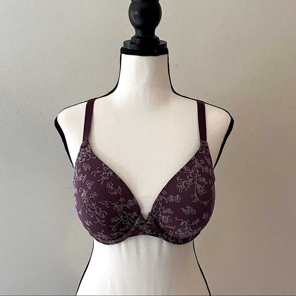 Used Vanity Fair “Fits You Perfectly” Dark Purple Bra. Size 34D.